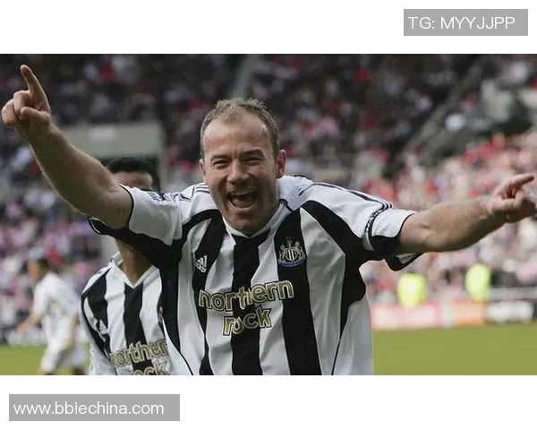 当今足坛巨星盘点世界顶尖现役足球明星的风采与成就