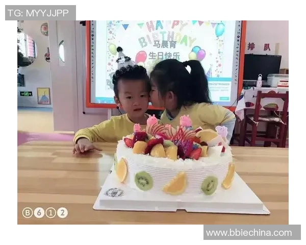 足球明星为你送上生日祝福愿你的每一天都如进球般精彩绽放光彩